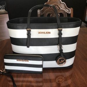MK purse and wallet
